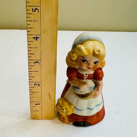 Vintage Ceramic Girl Figurine Washing Laundry With Cat Vintage Bell Figurine - Picture 4 of 10